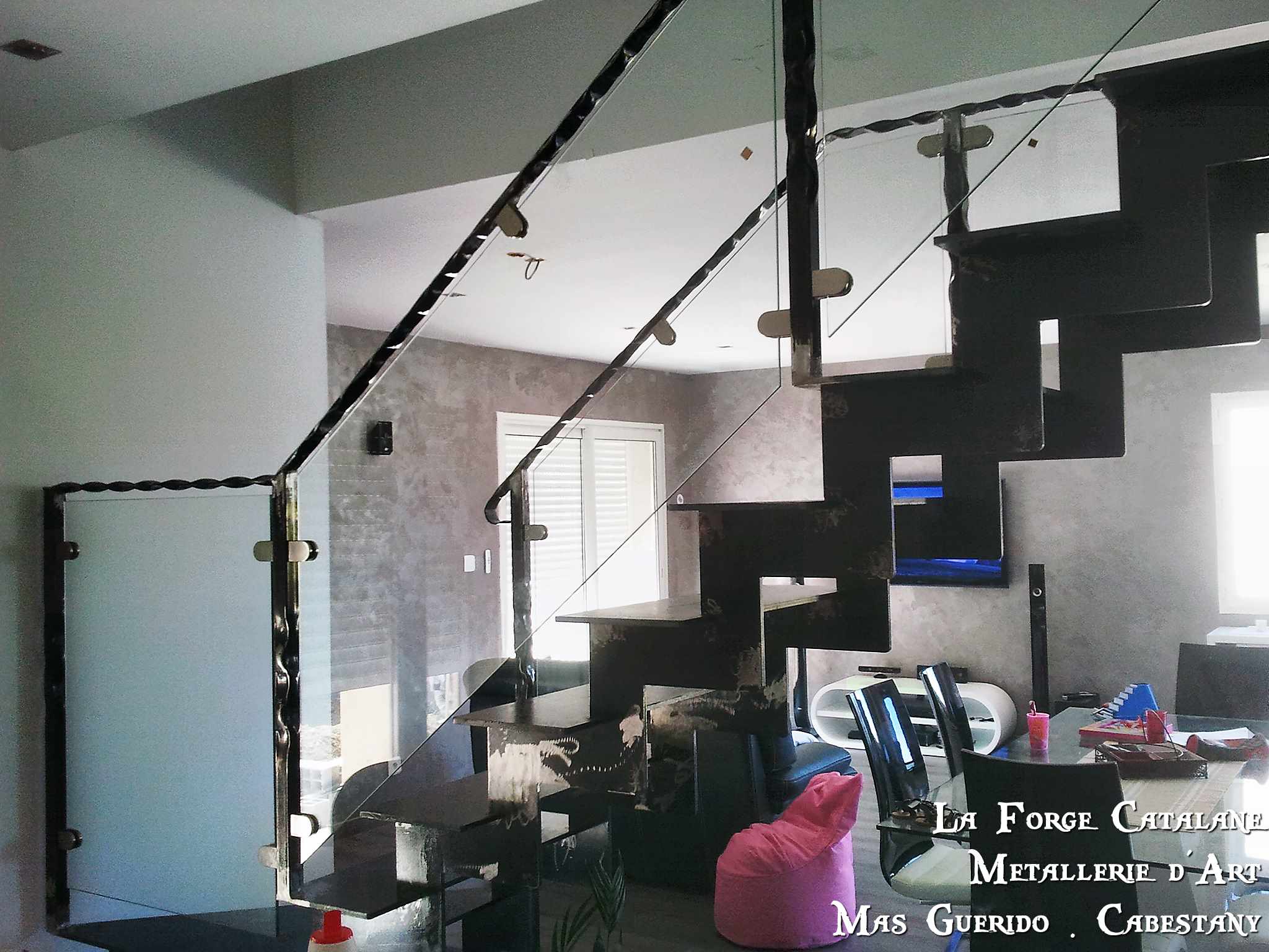 escalier limon cremaillere double decoupe laser marches fer 6 forge catalane.jpg